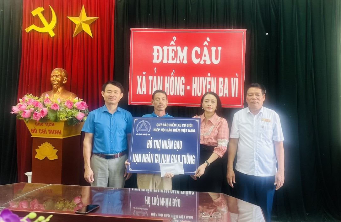 Quỹ bảo hiểm xe cơ giới chi hỗ trợ nhân đạo cho nạn nhân tử vong do tai nạn giao thông tại Ba Vì, Hà Nội